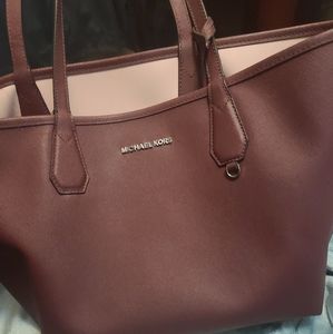 Michael kors tote